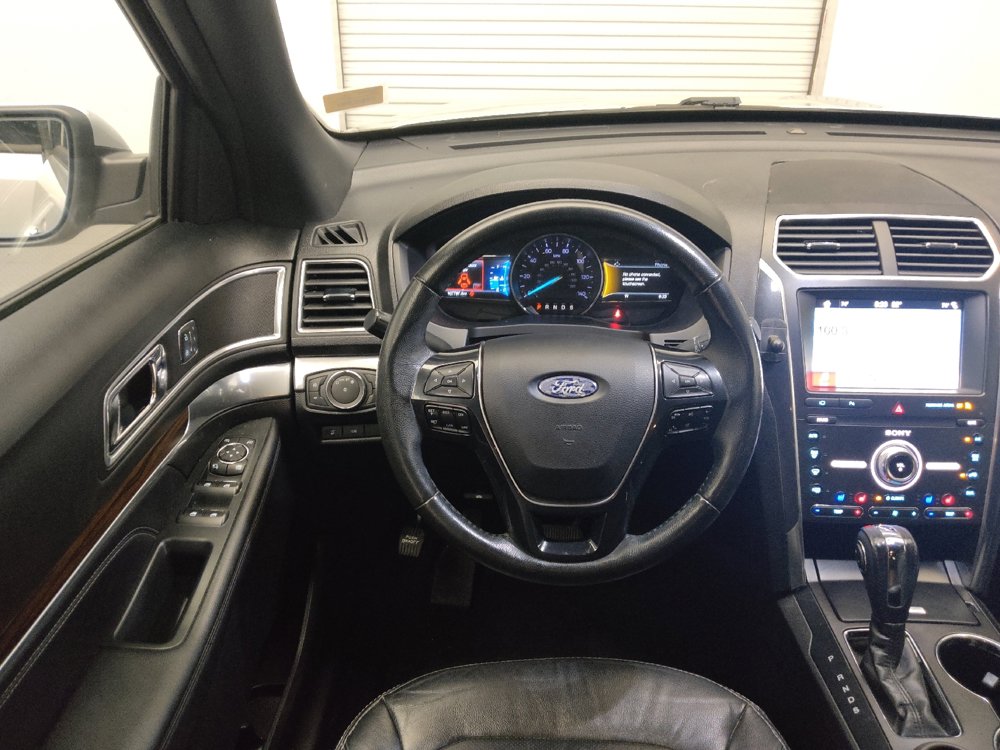 Used 2019 Ford Explorer Limited w/ Class III Trailer Tow Package FWD image 22