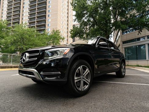 Used 2018 Mercedes-Benz GLC 300 4MATIC image 8