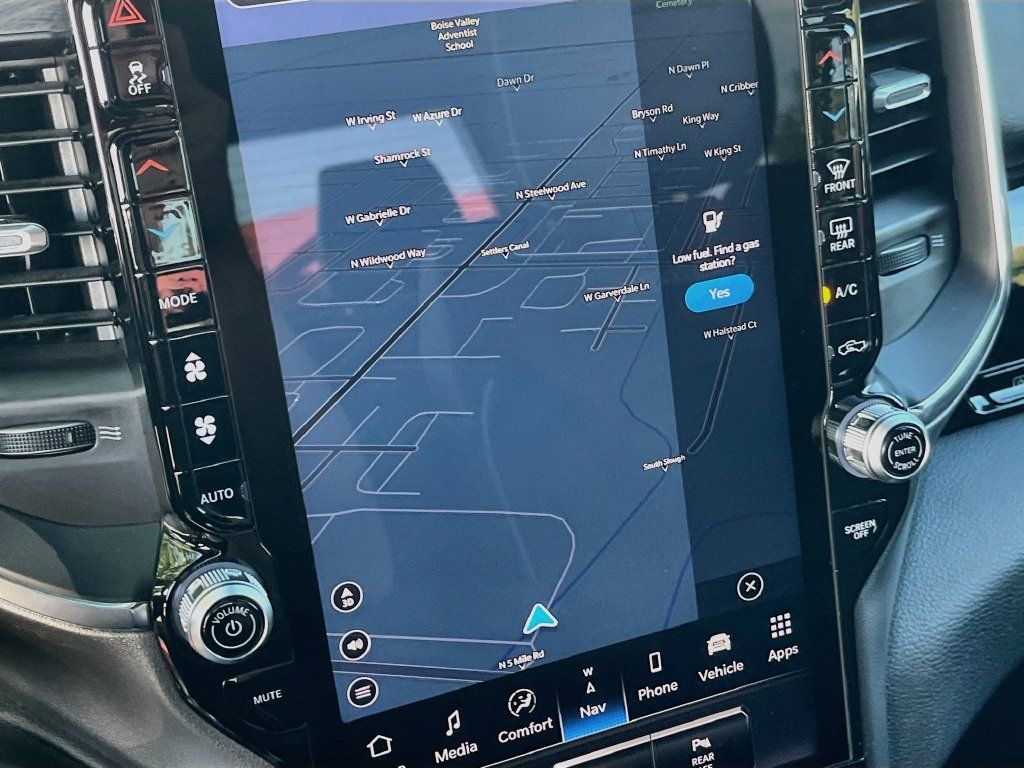 Used 2026 RAM 1500 Laramie w/ Advanced Safety Group II AWD/4WD image 13