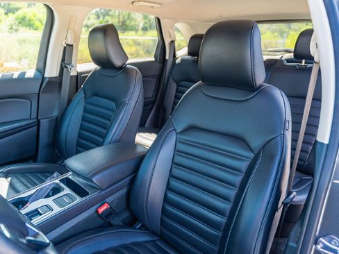 Used 2024 Ford Edge SEL image 19