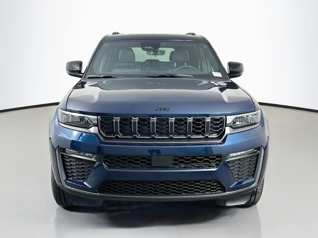 New 2027 Jeep Grand Cherokee Limited w/ Limited Altitude Package AWD/4WD image 2