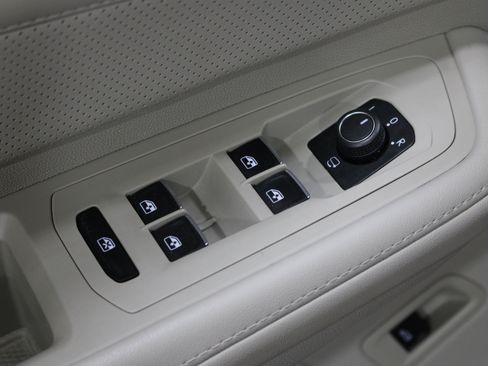Used 2024 Volkswagen Atlas SEL Premium R-Line AWD/4WD image 7