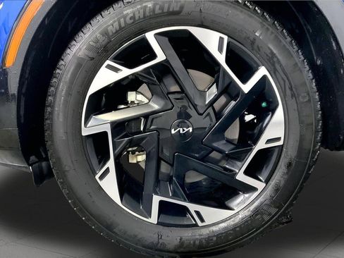 Certified 2023 Kia Sportage SX image 9