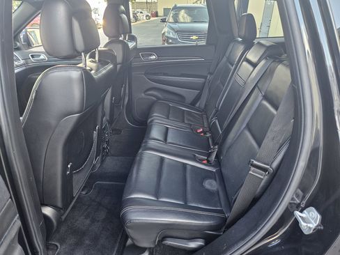 Used 2015 Jeep Grand Cherokee Limited w/ Luxury Group II image 18