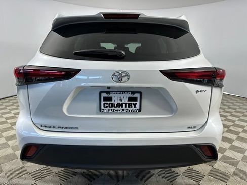 Used 2026 Toyota Highlander XLE AWD/4WD image 12
