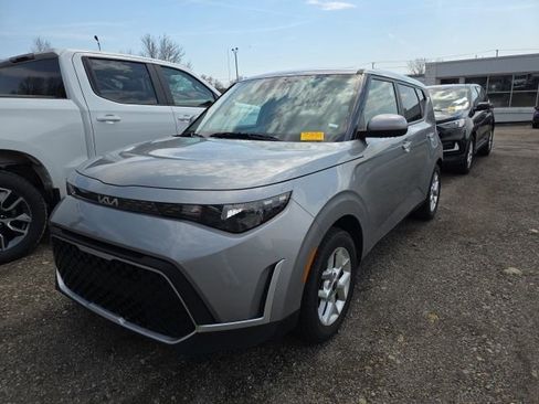 Used 2024 Kia Soul LX w/ Option Group 015 image 7