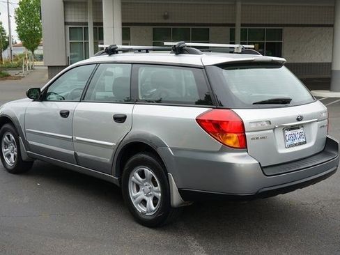 Used 2007 Subaru Outback 2.5i image 6