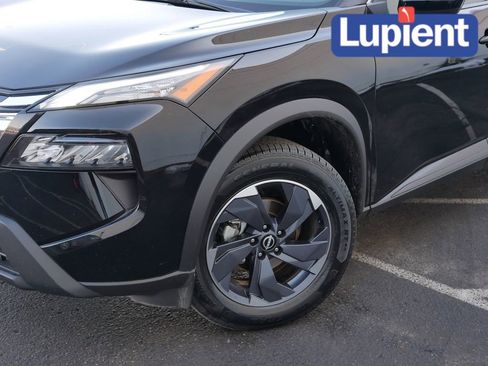 Used 2025 Nissan Rogue SV image 27