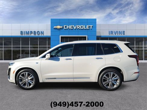 Used 2023 Cadillac XT6 Premium Luxury image 5