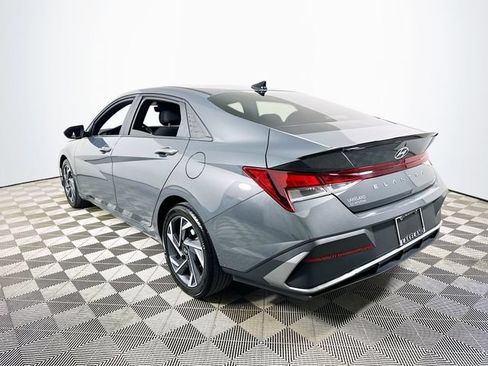 Used 2025 Hyundai Elantra Sport FWD image 5