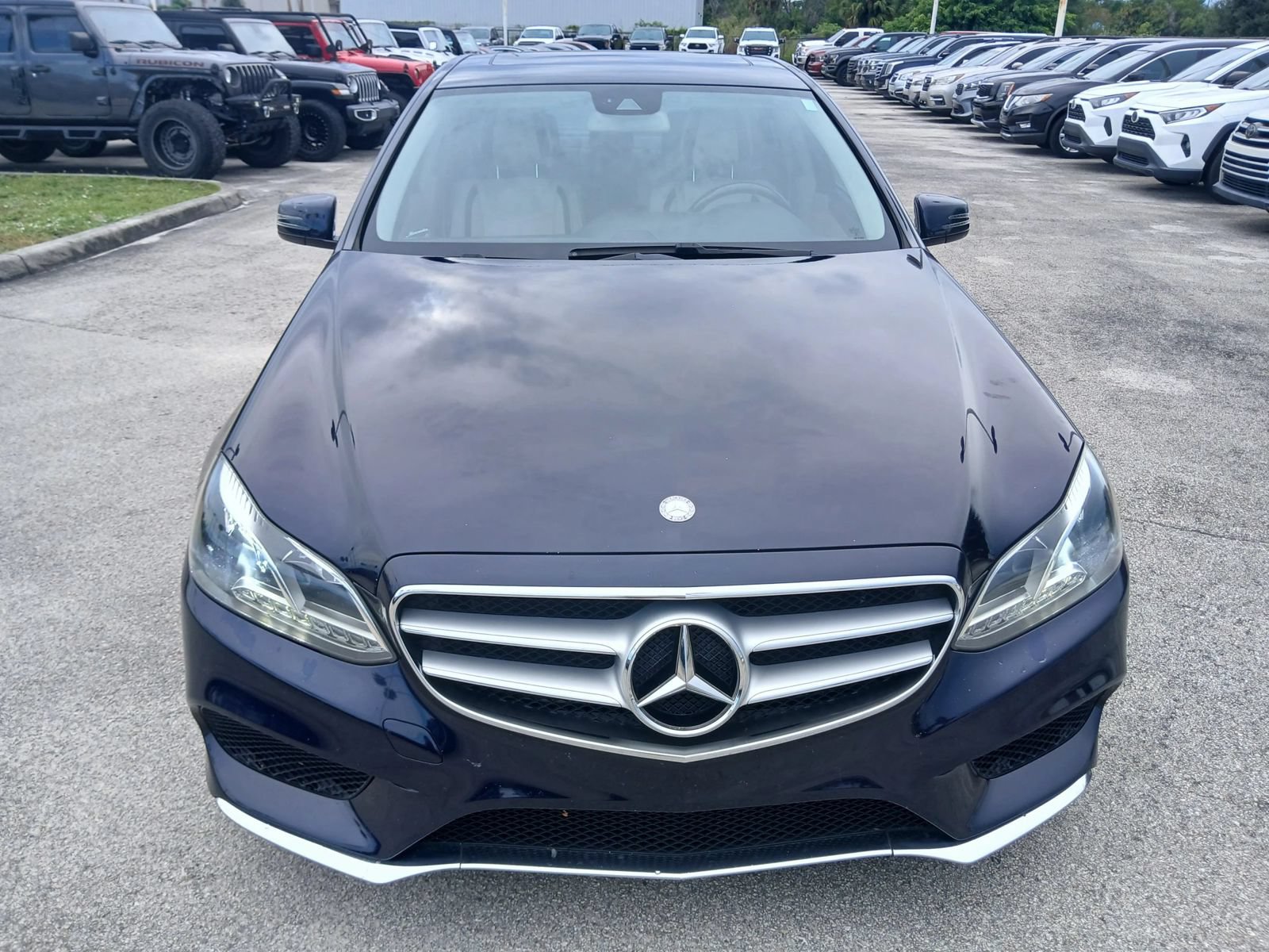 Used 2016 Mercedes-Benz E 350 Sedan image 2