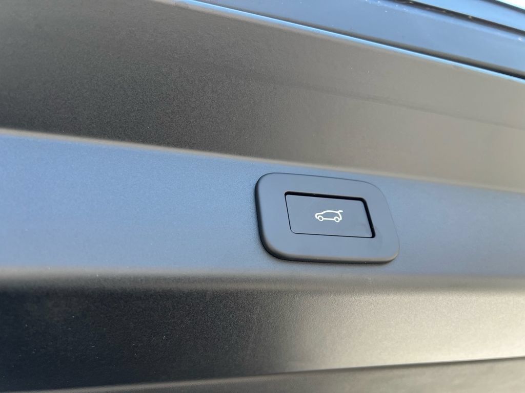 New 2026 Land Rover Range Rover Sport SE AWD/4WD image 28