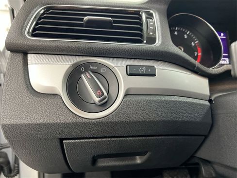 Used 2016 Volkswagen Passat 1.8T S image 17