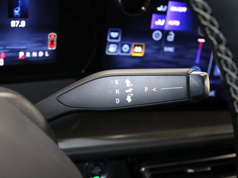 Used 2024 Chevrolet Traverse LT image 26