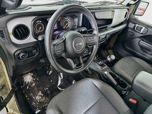 Used 2025 Jeep Wrangler Sport AWD/4WD image 16
