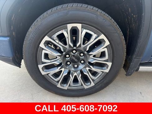 Used 2025 GMC Sierra 1500 Denali Ultimate AWD/4WD image 9
