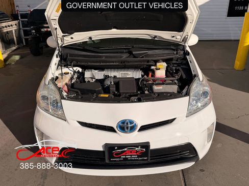 Used 2014 Toyota Prius One image 12