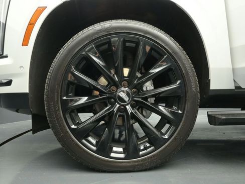 Used 2025 Cadillac Escalade Sport Platinum w/ LPO, ONYX Package AWD/4WD image 4