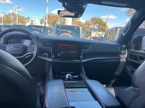 Used 2022 Jeep Wagoneer Series II image 47