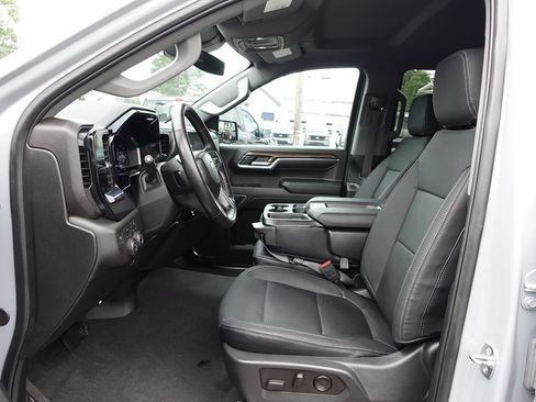 Used 2024 Chevrolet Silverado 1500 LT AWD/4WD image 15
