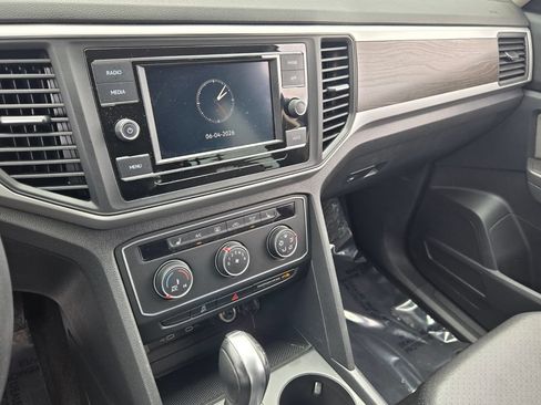 Certified 2023 Volkswagen Atlas SE FWD image 24