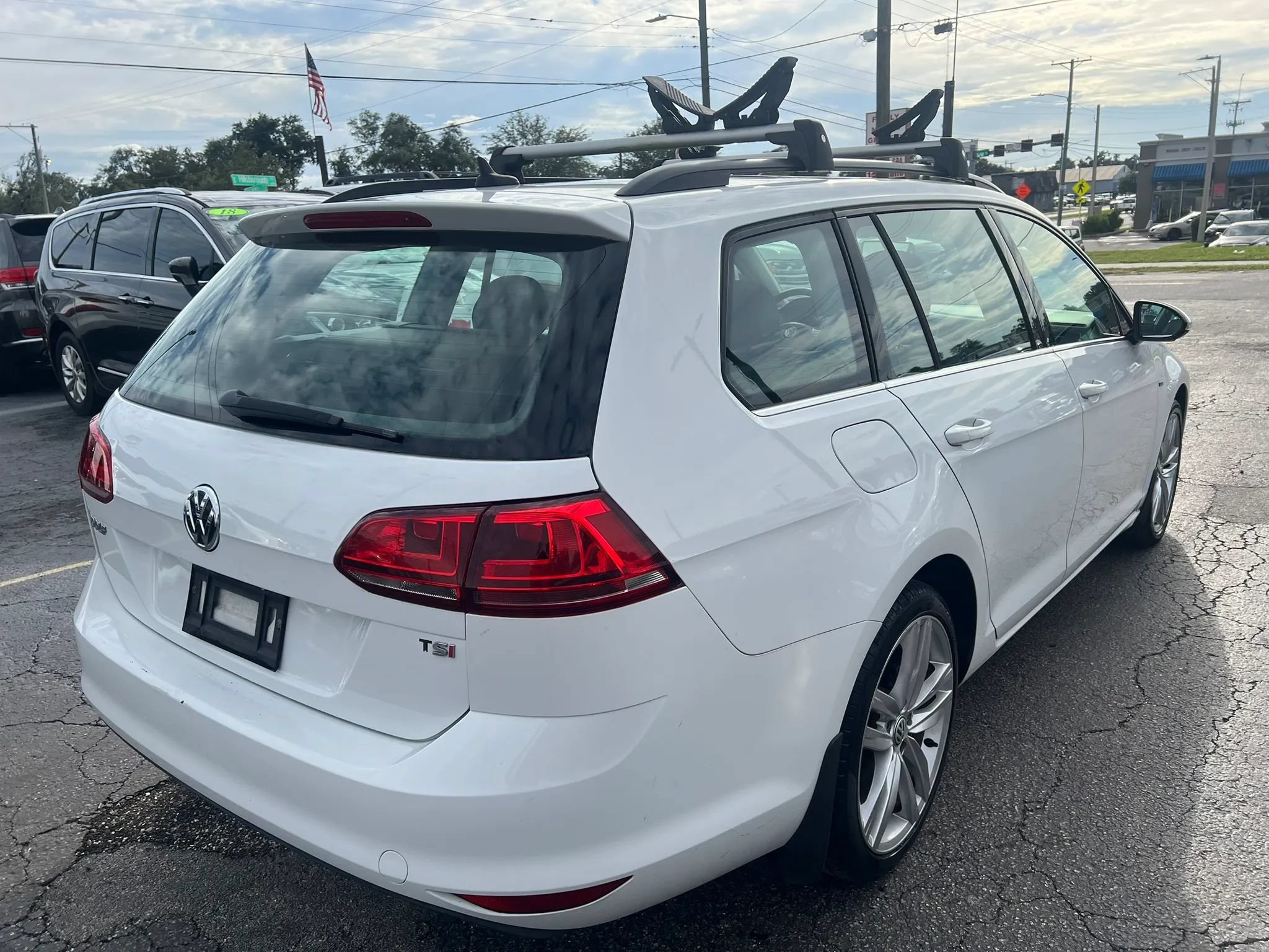Used 2016 Volkswagen Golf Limited Edition FWD image 5