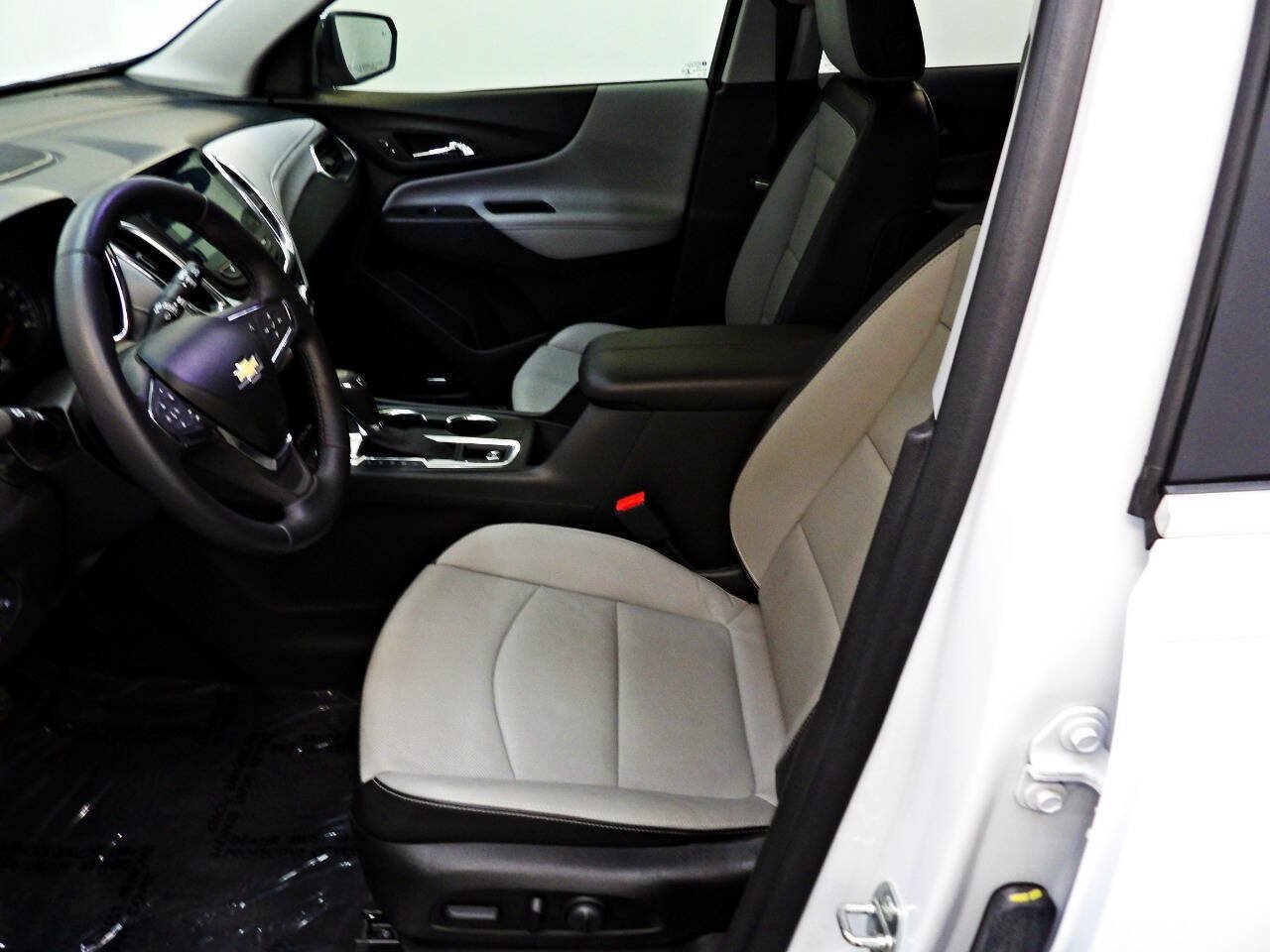 Used 2021 Chevrolet Equinox Premier FWD image 8
