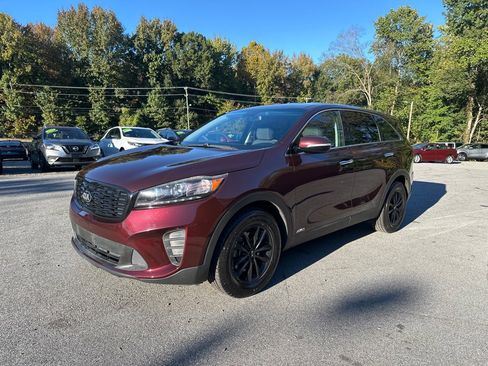 Used 2019 Kia Sorento LX image 2