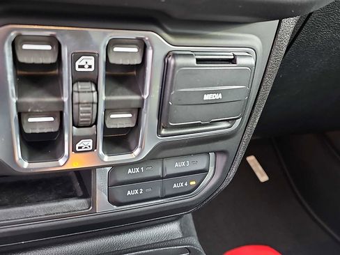 New 2026 Jeep Wrangler Unlimited Sahara AWD/4WD image 16