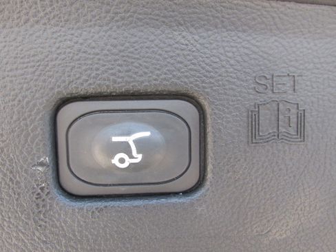 Certified 2024 Ford Edge Titanium image 24