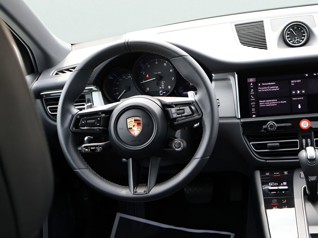 Used 2026 Porsche Macan AWD/4WD image 20