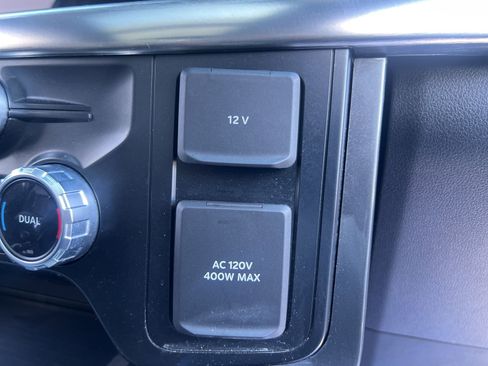 Used 2022 Ford F150 Lariat w/ Equipment Group 502A High image 44