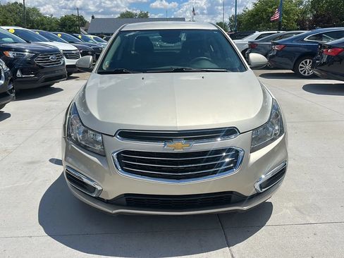 Used 2016 Chevrolet Cruze LT FWD image 2
