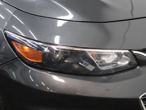 Used 2017 Chevrolet Malibu LT w/ Leather Package FWD image 29
