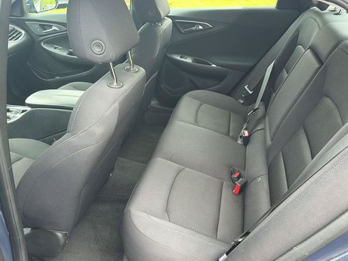 Used 2025 Chevrolet Malibu LT FWD image 11