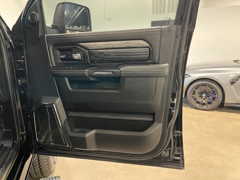 Used 2025 RAM 2500 Limited AWD/4WD image 42