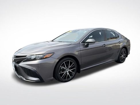 Used 2022 Toyota Camry SE FWD image 4