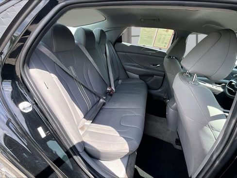 Used 2024 Hyundai Elantra SEL FWD image 26