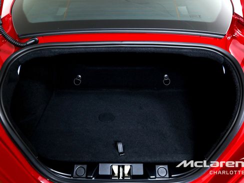 Used 2022 Ferrari Roma RWD image 18