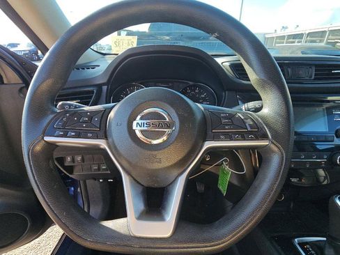 Used 2017 Nissan Rogue S w/ Appearance Package FWD image 10