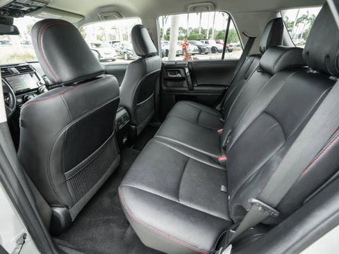 Used 2024 Toyota 4Runner TRD Off-Road Premium image 32