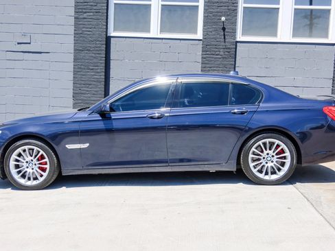 Used 2012 BMW 750i xDrive AWD/4WD image 5