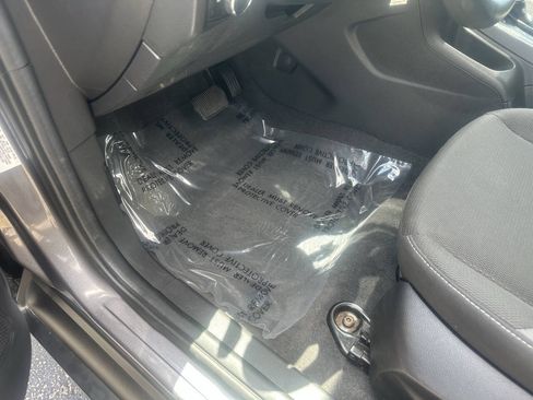 Used 2012 Ford Focus SE FWD image 18