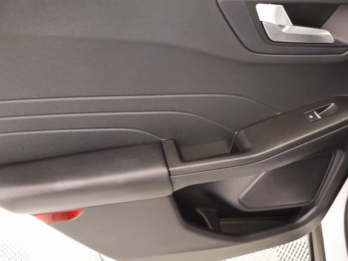 Used 2021 Ford Escape SE image 15