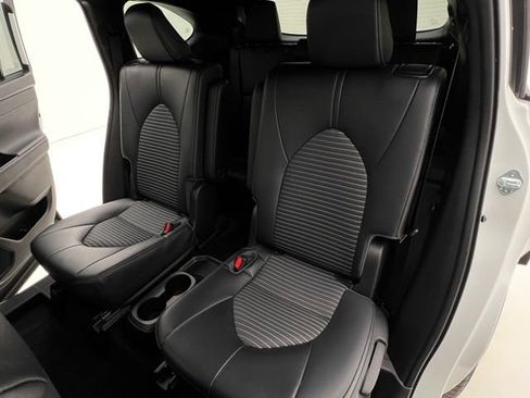 Used 2023 Toyota Highlander XSE AWD/4WD image 15