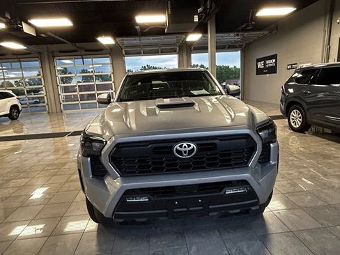 Certified 2025 Toyota Tacoma TRD Sport AWD/4WD image 2