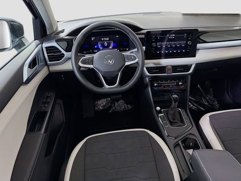 New 2026 Volkswagen Taos SE FWD image 23