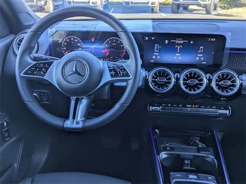 New 2025 Mercedes-Benz GLB 250 image 3