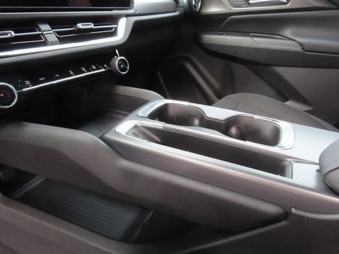 New 2026 Chevrolet Equinox EV LT image 6