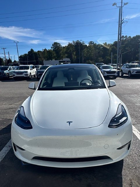 Used 2024 Tesla Model Y Long Range AWD/4WD image 1